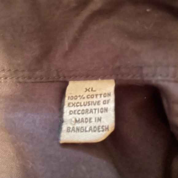 RED X - Mens Black Dress shirt - with embossed design. Size XL - Picture 6 of 7